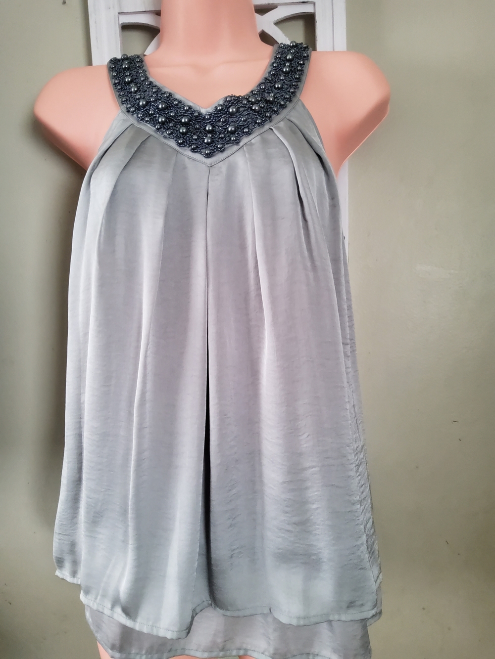 Beaded V-Neck Sleeveless Camisole - Light Gray